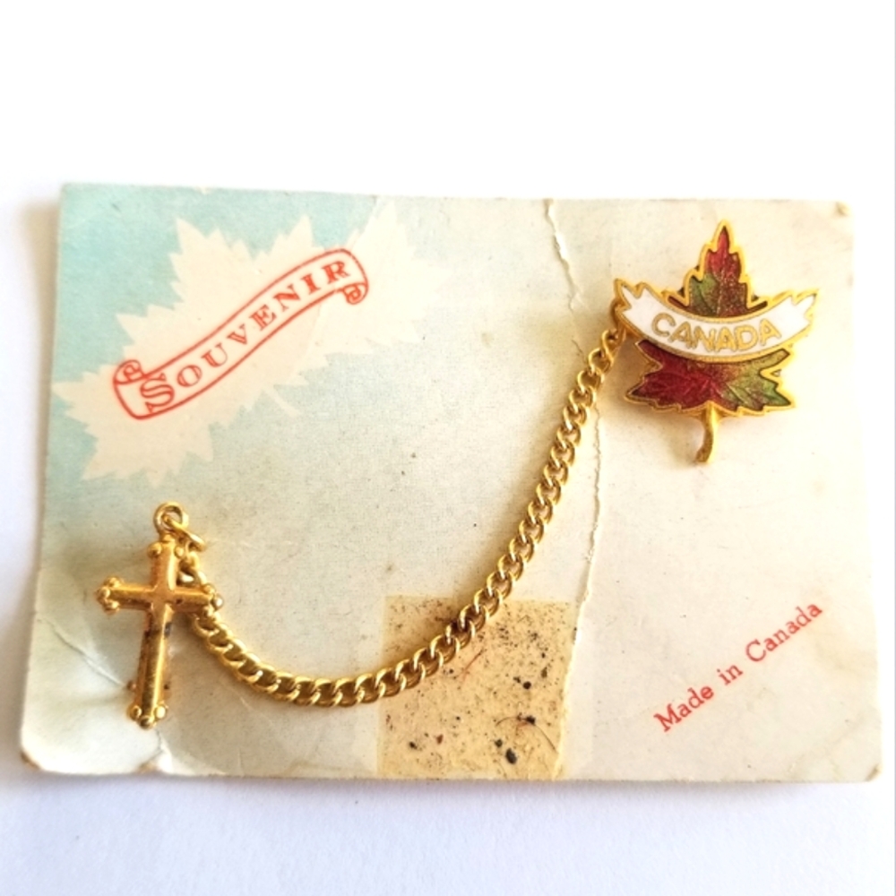Vintage Canada souvenir pin cross and maple leaf connected by chain gold tone